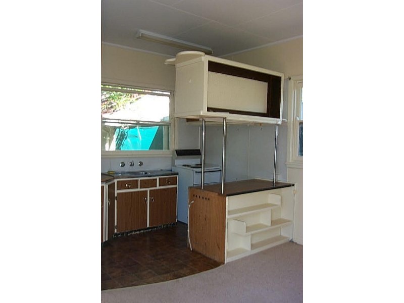 32 Westbourne Avenue, Thirlmere NSW 2572