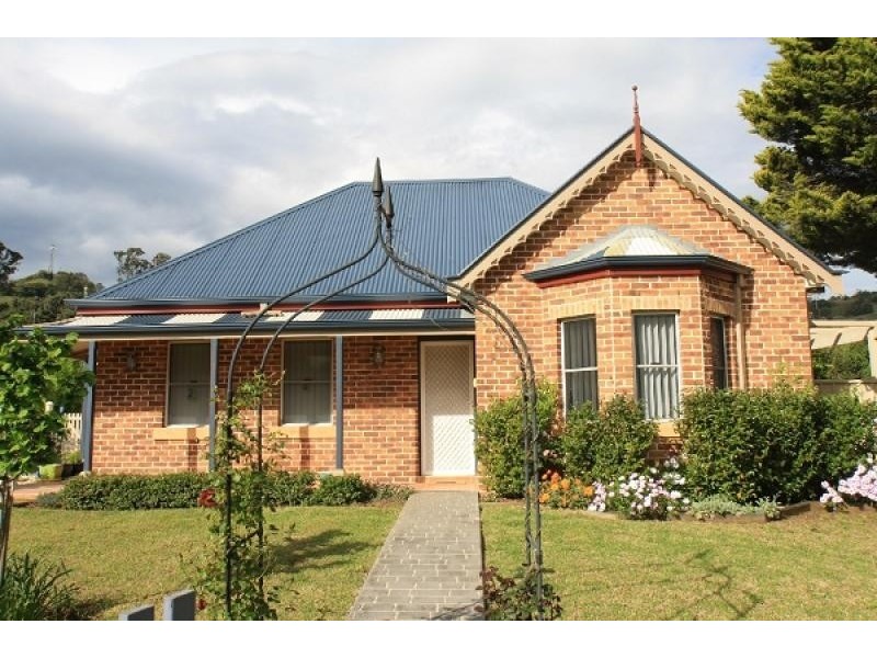 Villa1 , 104 Menangle Street, Picton NSW 2571