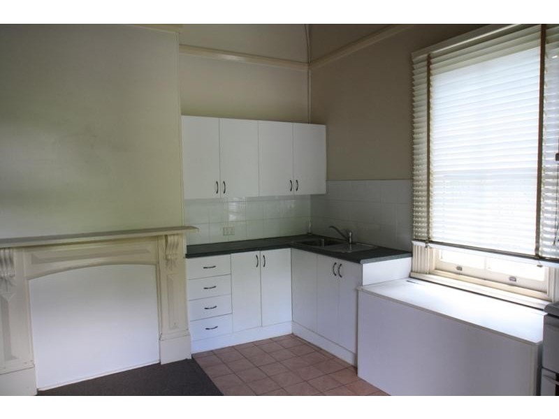 2/83 Menangle Street, Picton NSW 2571
