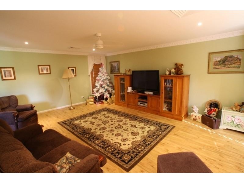 6 Milton Street, Thirlmere NSW 2572