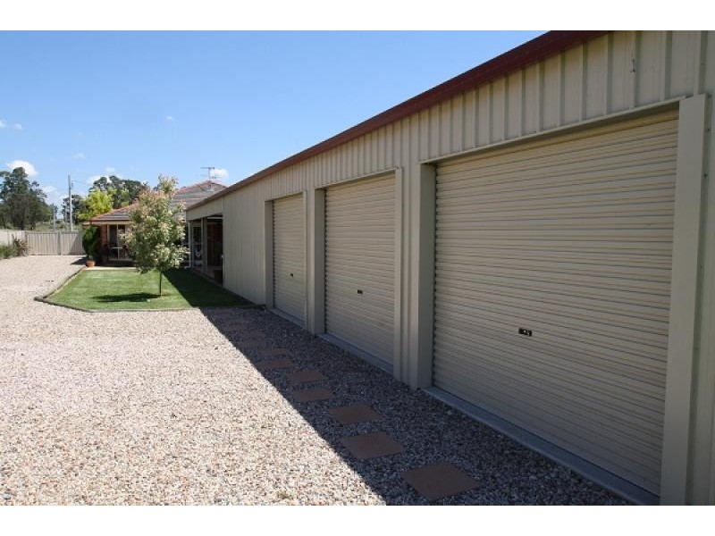 6 Milton Street, Thirlmere NSW 2572