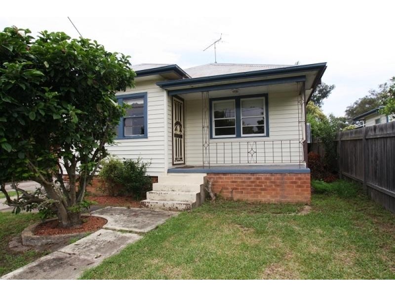 24 Victoria Road, Thirlmere NSW 2572