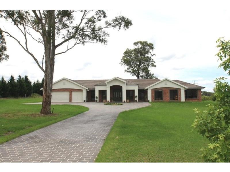5 The Grange, Picton NSW 2571
