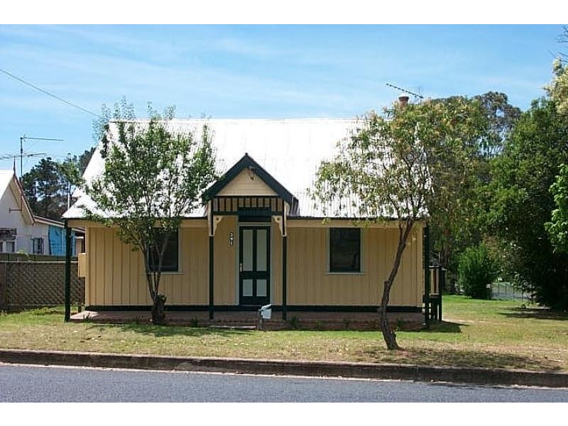 391 Thirlmere Way, Thirlmere NSW 2572