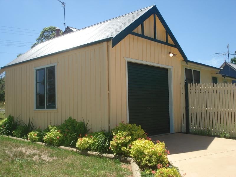 391 Thirlmere Way, Thirlmere NSW 2572