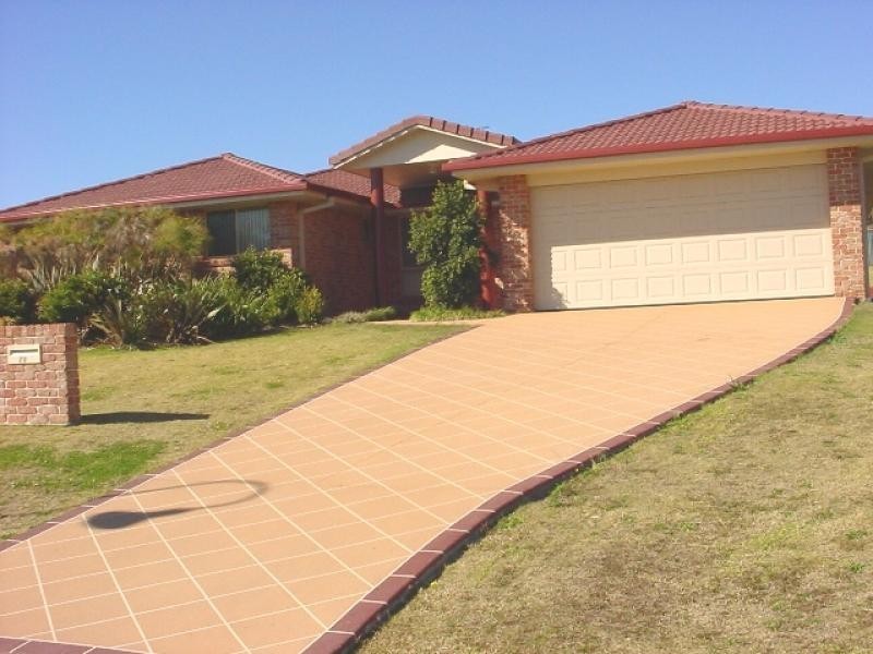 19 Solander Place, Lake Cathie NSW 2445