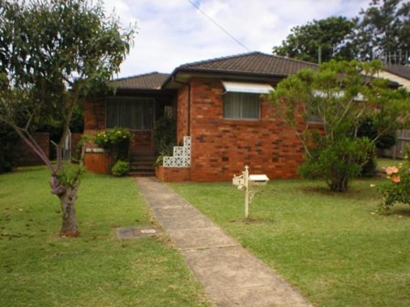 8 CLIFTON DRIVE, Port Macquarie NSW 2444