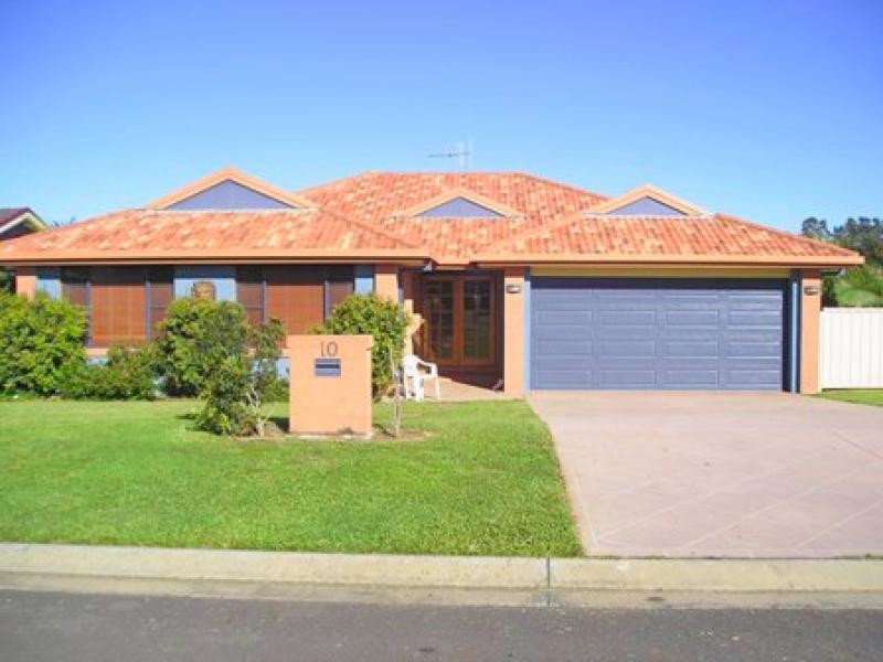 10 SOLANDER PLACE, Lake Cathie NSW 2445