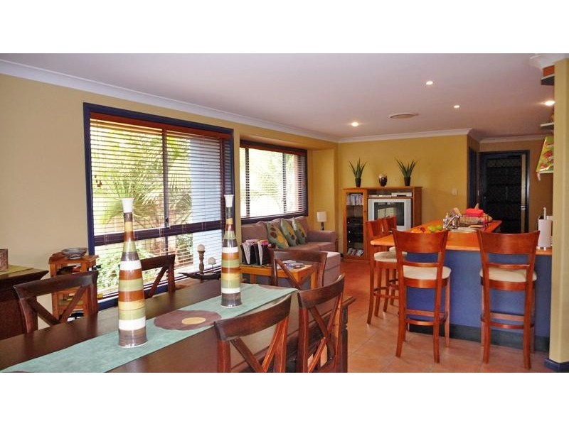 10 SOLANDER PLACE, Lake Cathie NSW 2445
