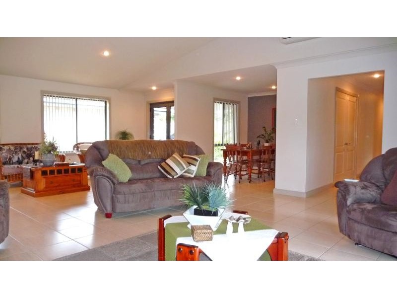 6 Athena Place, King Creek NSW 2446