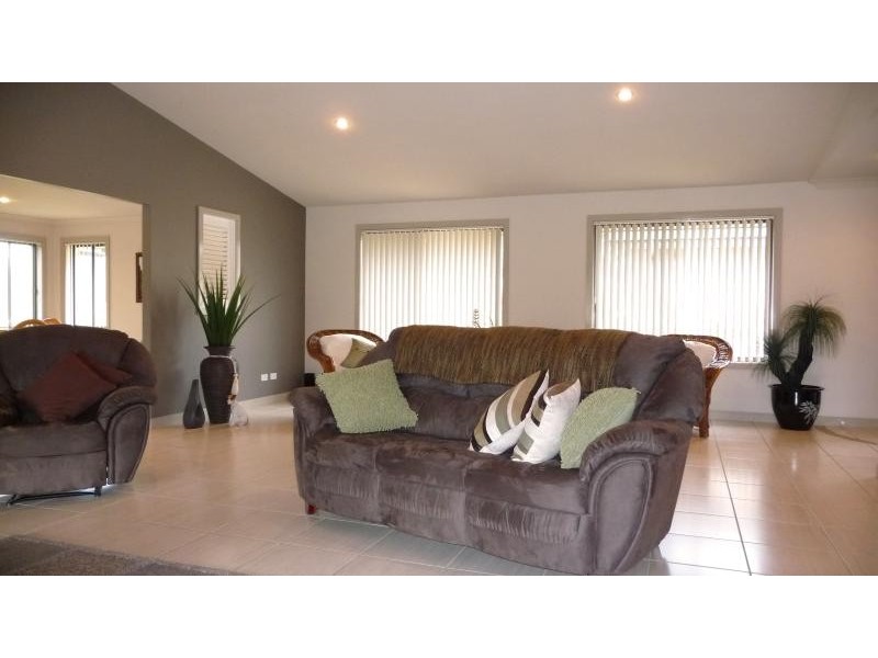 6 Athena Place, King Creek NSW 2446