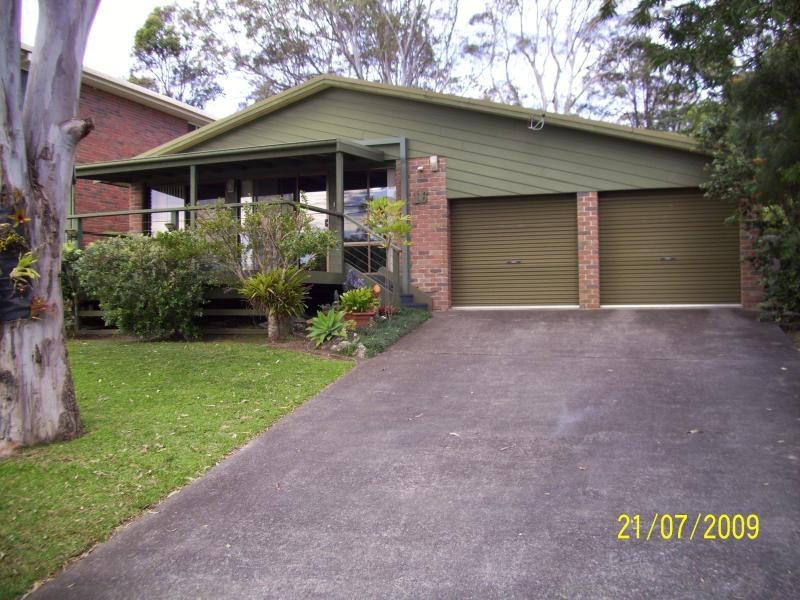 16 Tallong Drive, Lake Cathie NSW 2445