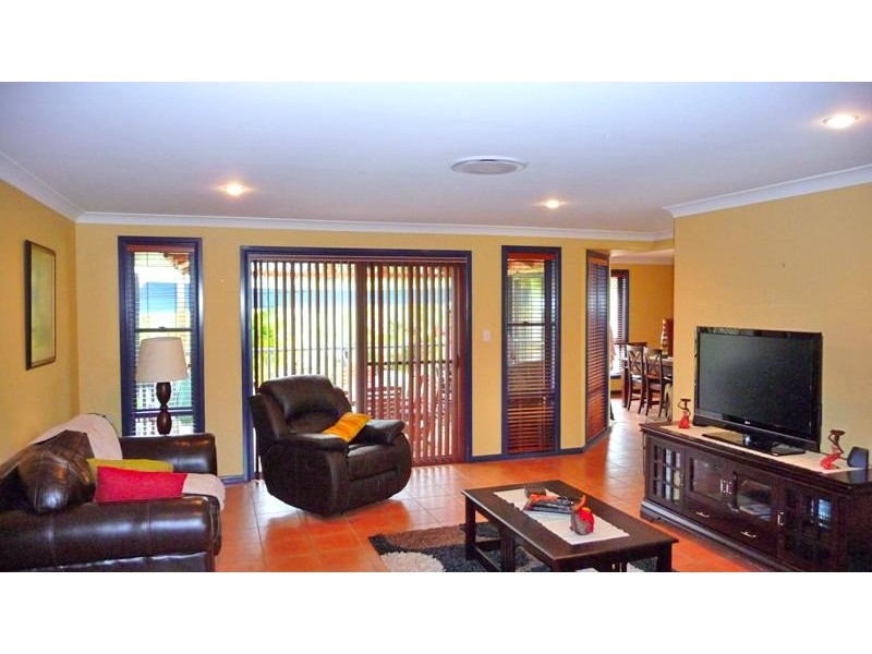 10 Solander Place, Lake Cathie NSW 2445