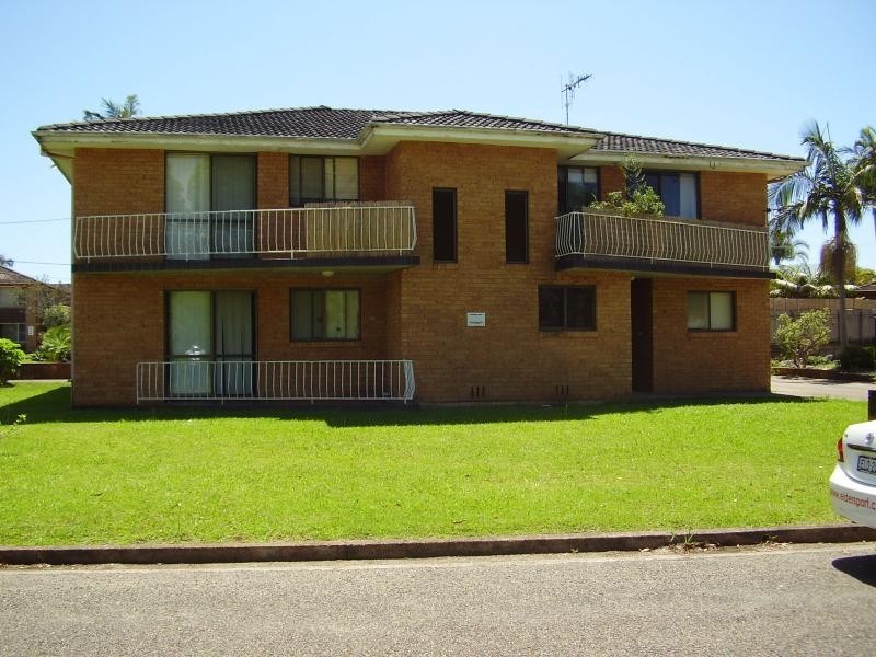 2/8 Mallawa Crescent, Port Macquarie NSW 2444