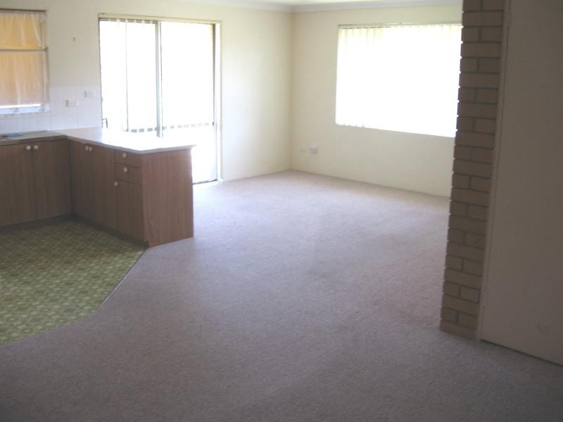 2/8 Mallawa Crescent, Port Macquarie NSW 2444