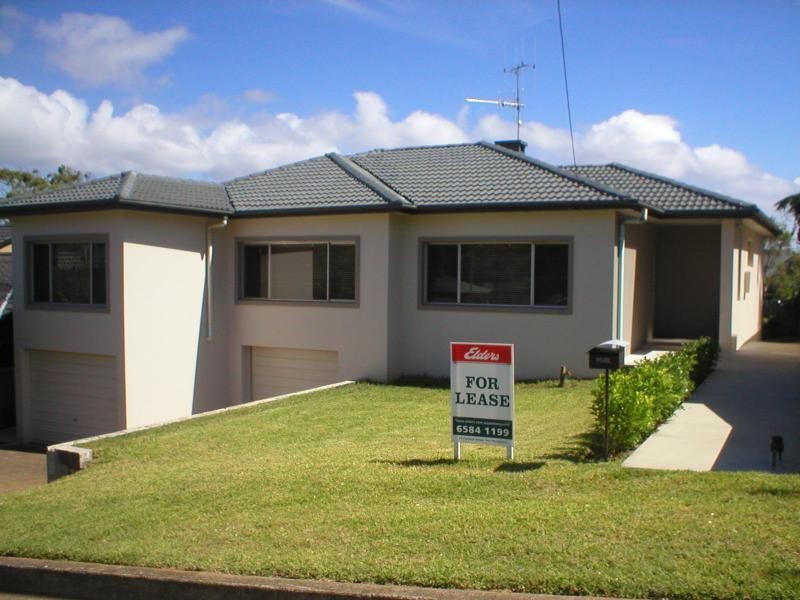 33 Arncliffe Avenue, Port Macquarie NSW 2444