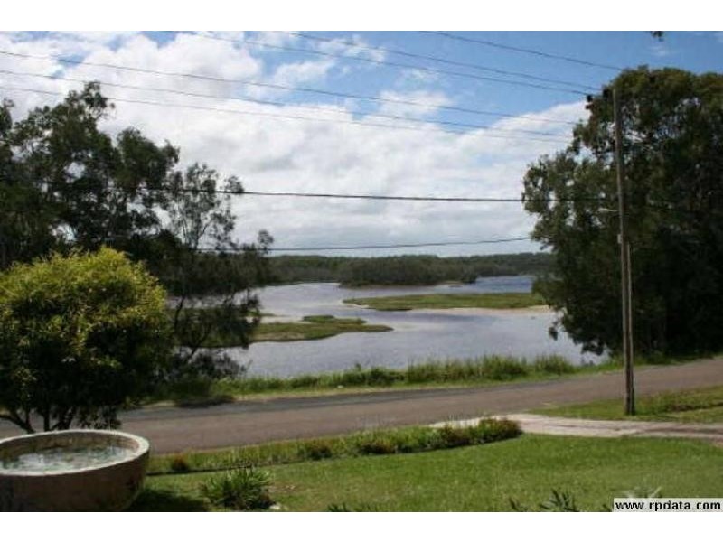 16 Tallong Drive, Lake Cathie NSW 2445