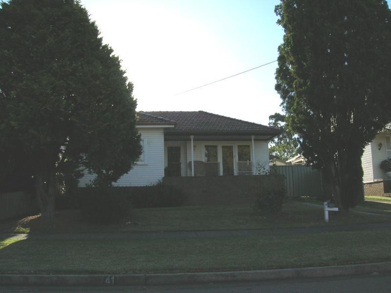 41 AVON ROAD, North Ryde NSW 2113