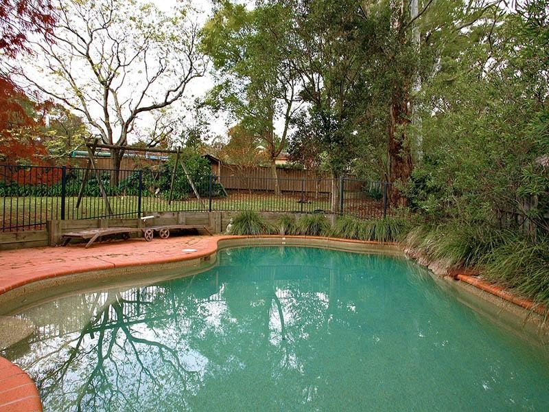 12 Larchmont Place, West Pennant Hills NSW 2125