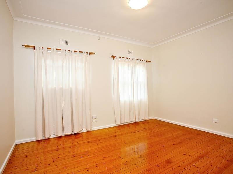 32 Griffiths Avenue, West Ryde NSW 2114