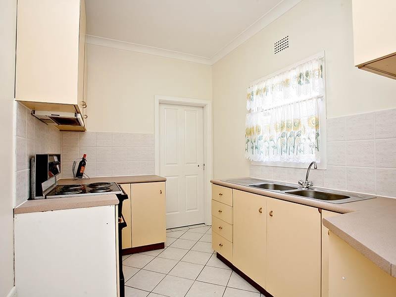 32 Griffiths Avenue, West Ryde NSW 2114