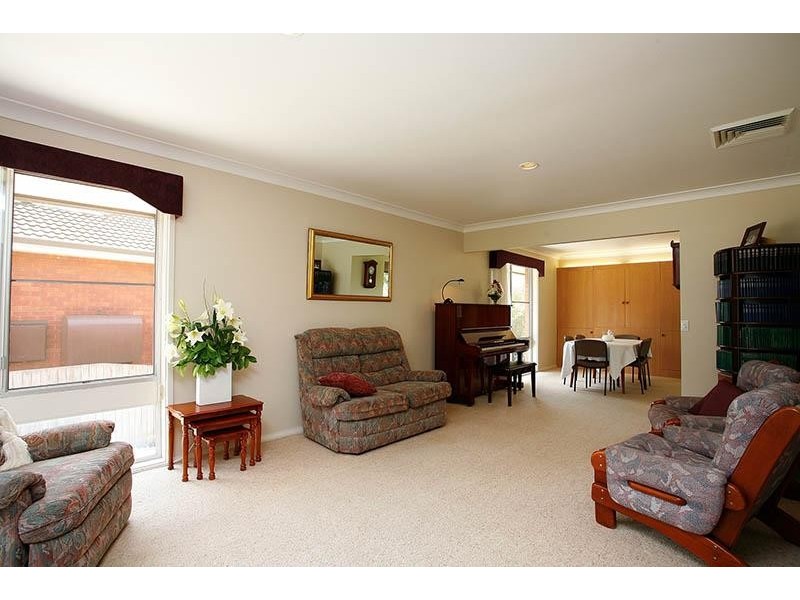 9 Dean Crescent, Ermington NSW 2115