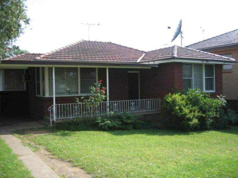 217 CORNELIA ROAD, Toongabbie NSW 2146