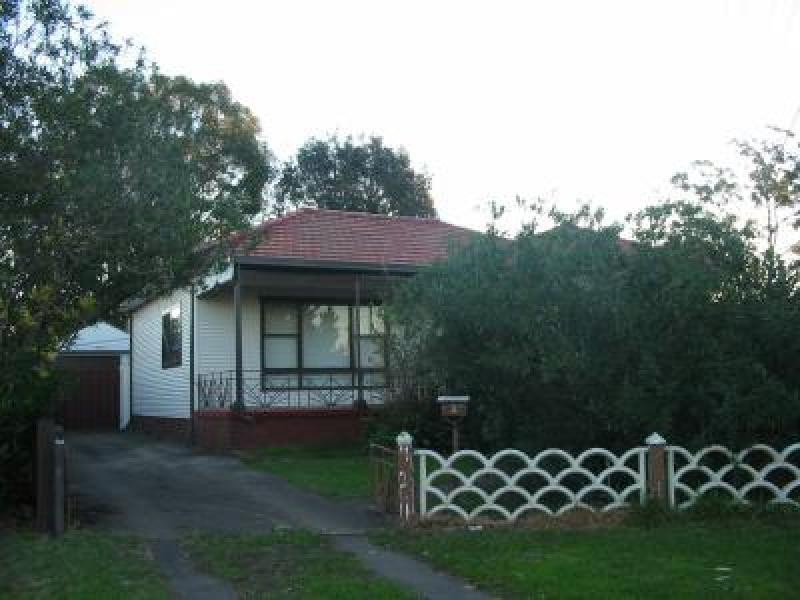 2 PREMIER STREET, Toongabbie NSW 2146