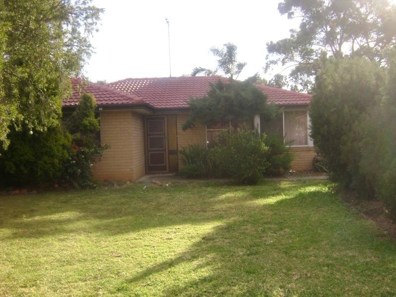 64 GREENMEADOWS CRESCENT, Toongabbie NSW 2146