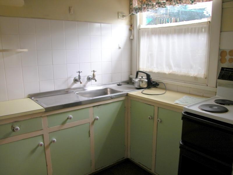 14 CARINYA ROAD, Girraween NSW 2145