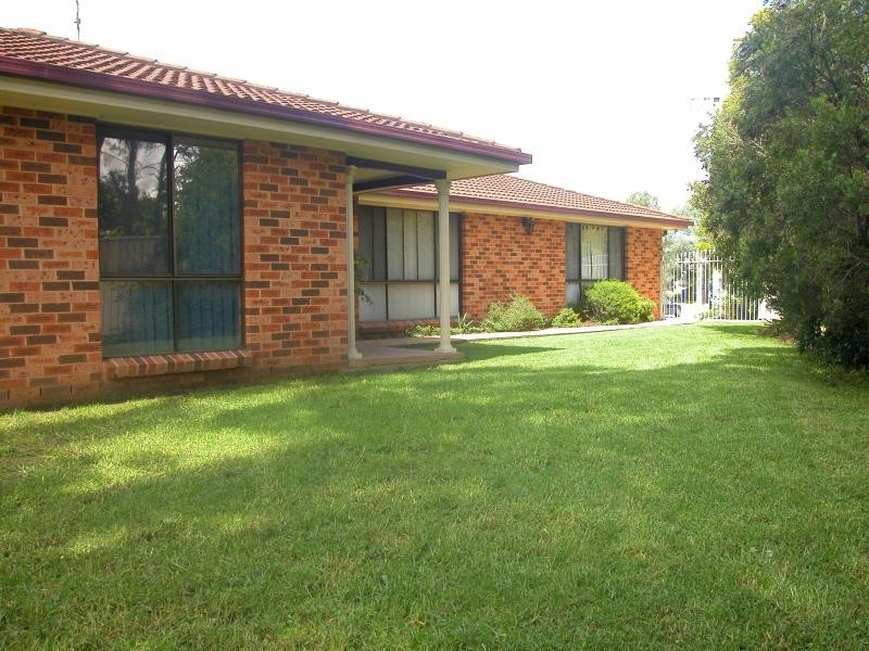 9 MOORGATE STREET, Toongabbie NSW 2146