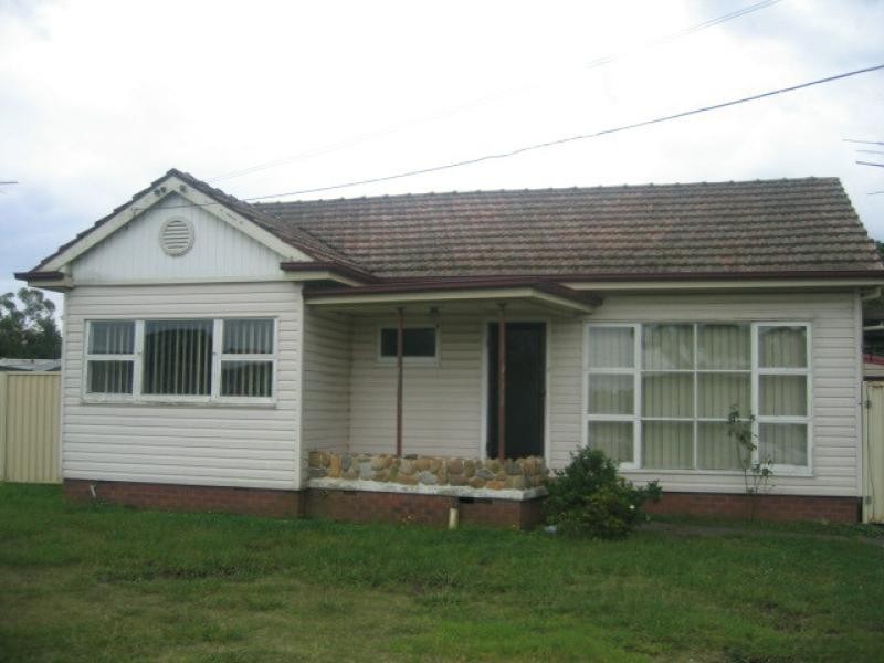 8 WENTWORTH AVENUE, Toongabbie NSW 2146