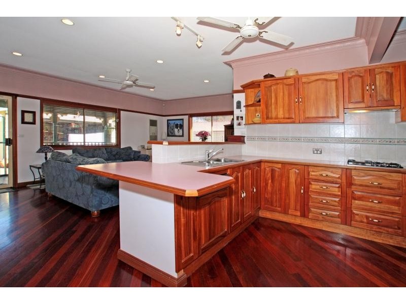 22 DERBYSHIRE AVENUE, Toongabbie NSW 2146