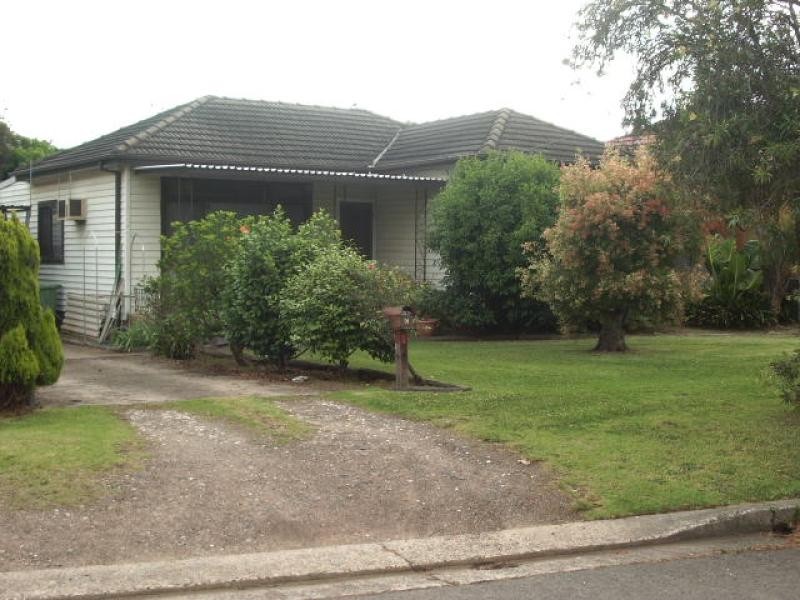 6 Edna Avenue, Toongabbie NSW 2146