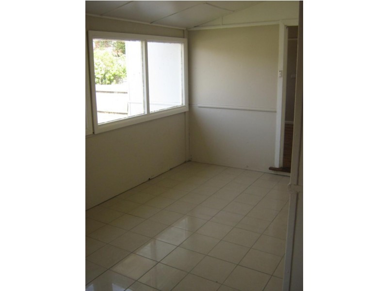 16 Portia Road, Toongabbie NSW 2146