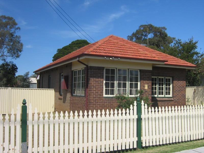 47 Tungarra Road, Girraween NSW 2145