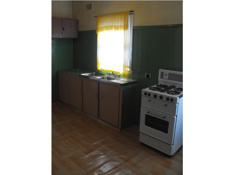 2 Bromfield Avenue, Toongabbie NSW 2146