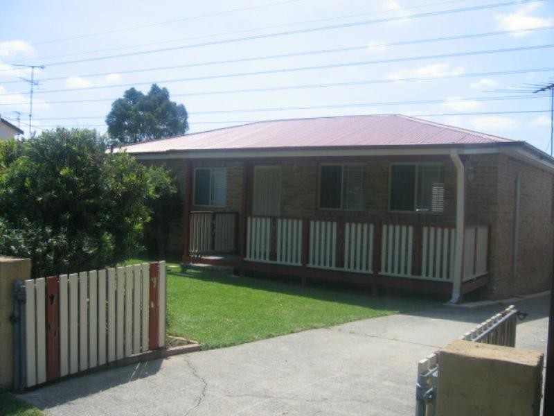 17 Zambesi Road, Seven Hills NSW 2147