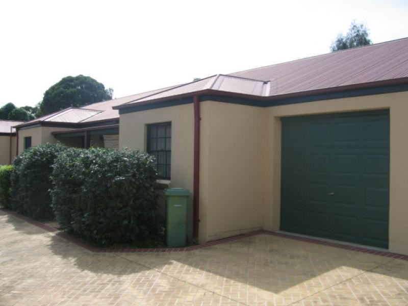 8/3 Budgeree Road, Toongabbie NSW 2146