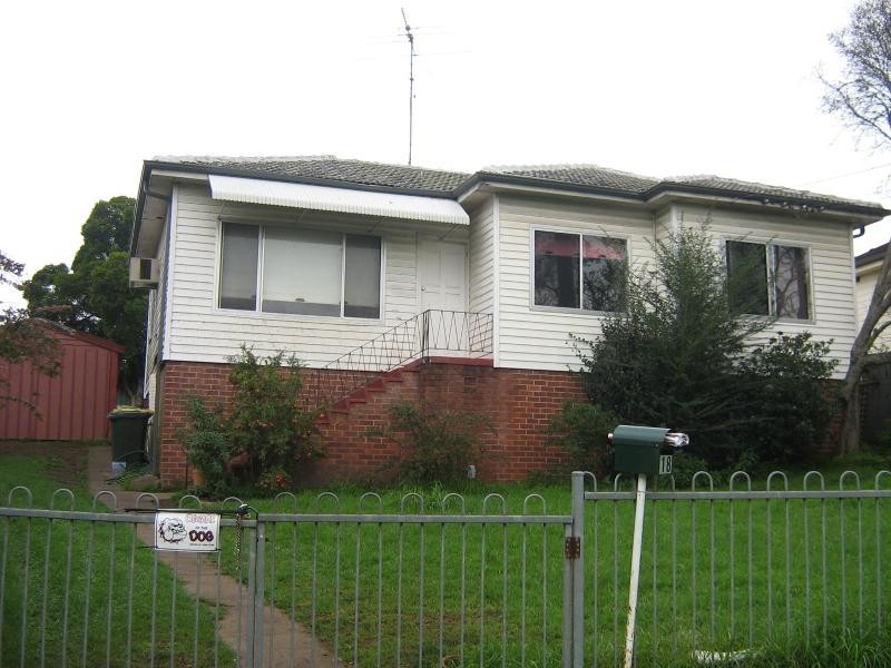 18 Premier Street, Toongabbie NSW 2146
