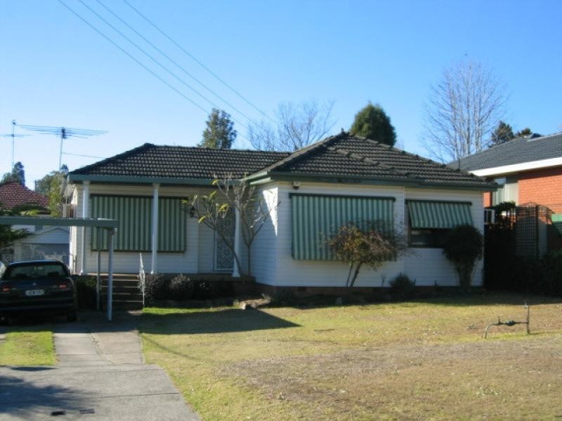 21 Andrews Avenue, Toongabbie NSW 2146