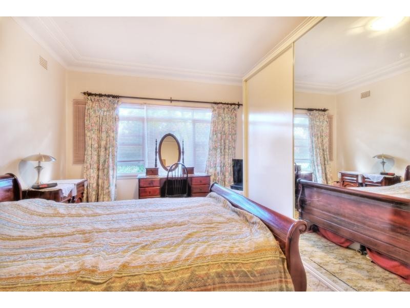 6 Ivy Street, Toongabbie NSW 2146