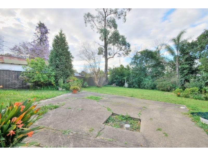 6 Ivy Street, Toongabbie NSW 2146