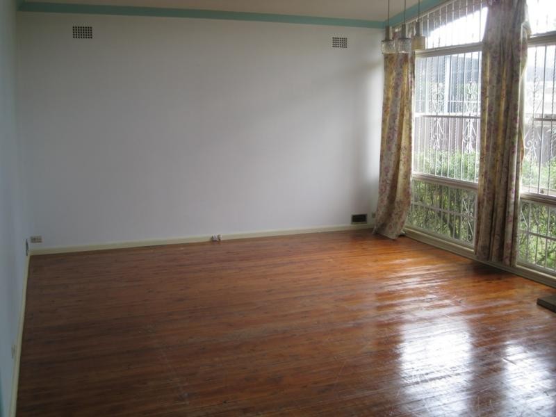 16 Station Road, Toongabbie NSW 2146