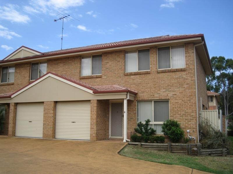 8/23 Hillcrest Road, Quakers Hill NSW 2763
