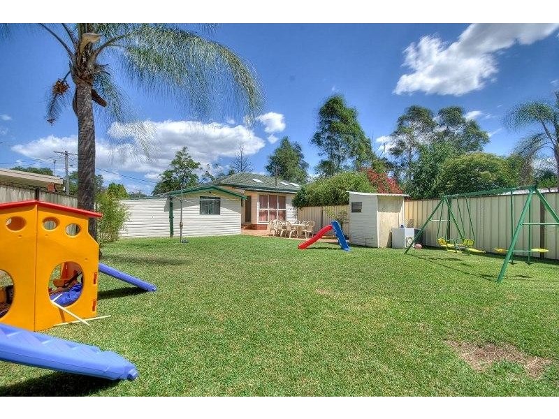 15 Denver Place, Toongabbie NSW 2146