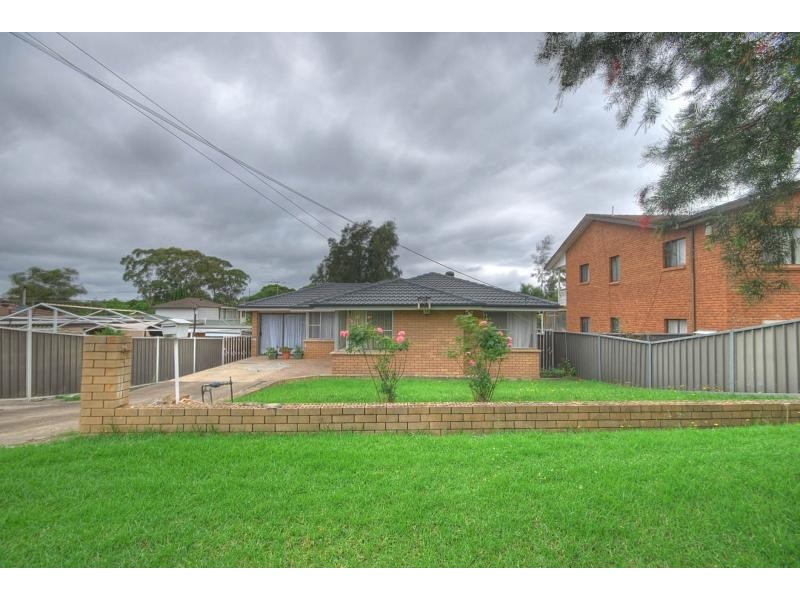 3 The Crescent, Toongabbie NSW 2146