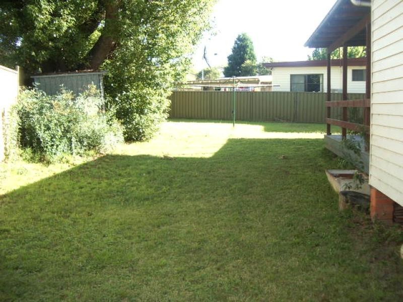 4 Harvey Place, Toongabbie NSW 2146