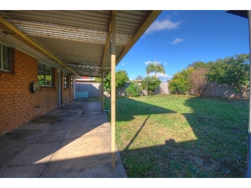 8 Station Road, Toongabbie NSW 2146
