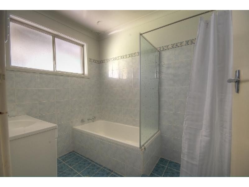 8 Station Road, Toongabbie NSW 2146